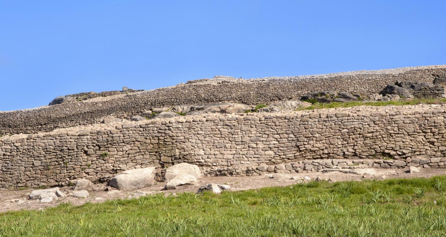 Desarrolla-Area-1-Castro-Elviña-Muros-Muralla