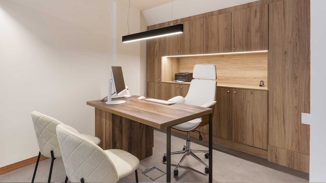 El mobiliario es de diseño