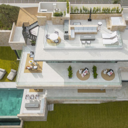 Vista desde el aire de los dos chalés de Marbella