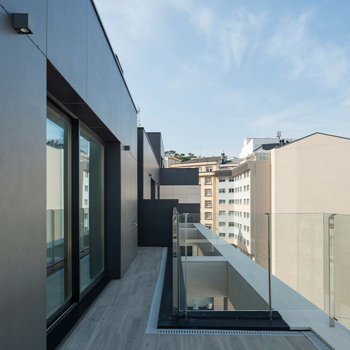 Vista de la terraza de uno de los áticos de Rey Abdullah 19-23