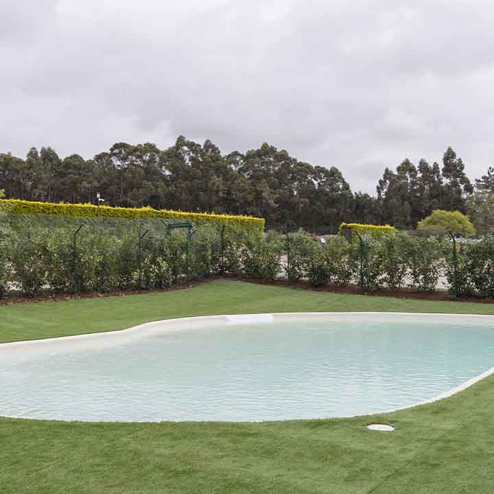 Cabube Mera Club cuenta con una piscina adaptada